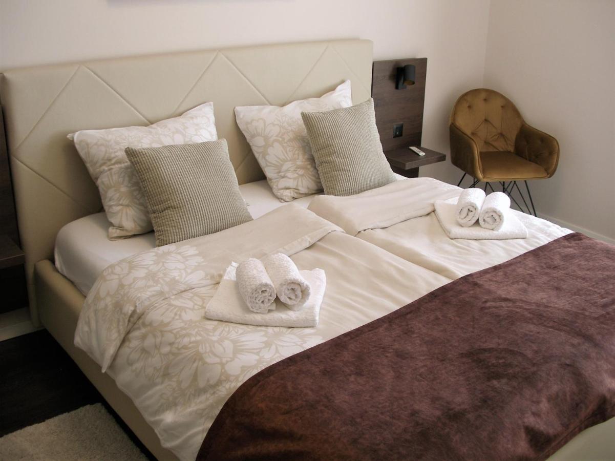 Apartamento Apartman Neverin Rijeka Exterior foto